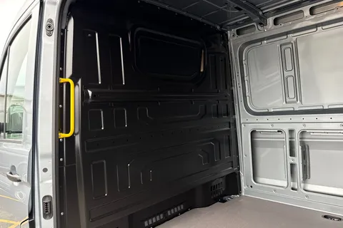 BK75LCC Volkswagen Crafter 2.0 TDI 163PS HDE Commerce Plus Low Roof Van Auto Thumbnail #48