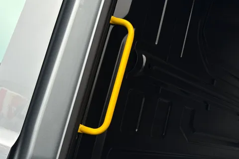 BK75LCC Volkswagen Crafter 2.0 TDI 163PS HDE Commerce Plus Low Roof Van Auto Thumbnail #49