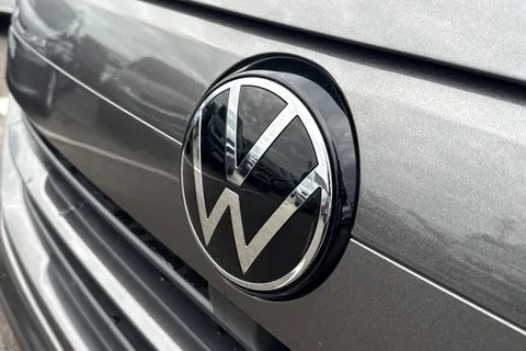 DE25PZP Volkswagen Transporter 100kW 65kWh Commerce Pro Van Auto Thumbnail #28