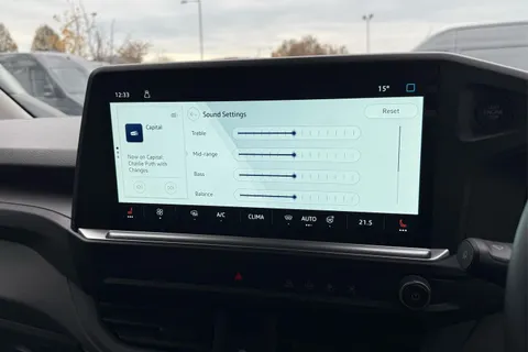 DE25PZP Volkswagen Transporter 100kW 65kWh Commerce Pro Van Auto Thumbnail #53