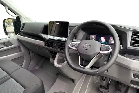 PE75ZFJ Volkswagen Crafter CR35 Panel van Commerce MWB 140 PS 2.0 TDI 8sp Automatic FWD Thumbnail #14