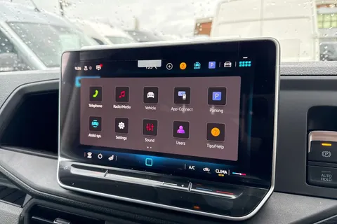 PE75ZFJ Volkswagen Crafter CR35 Panel van Commerce MWB 140 PS 2.0 TDI 8sp Automatic FWD Thumbnail #17