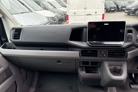 PE75ZFJ Volkswagen Crafter CR35 Panel van Commerce MWB 140 PS 2.0 TDI 8sp Automatic FWD Thumbnail #20