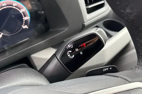 PE75ZFJ Volkswagen Crafter CR35 Panel van Commerce MWB 140 PS 2.0 TDI 8sp Automatic FWD Thumbnail #23