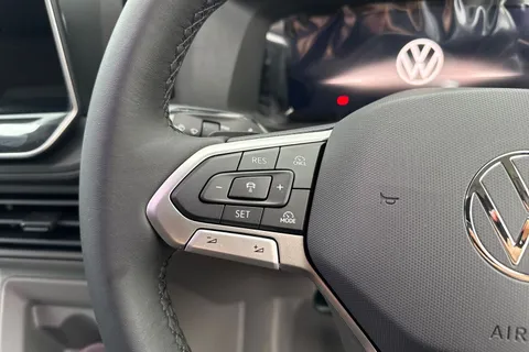 PE75ZFJ Volkswagen Crafter CR35 Panel van Commerce MWB 140 PS 2.0 TDI 8sp Automatic FWD Thumbnail #25