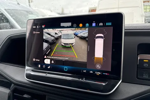 PE75ZFJ Volkswagen Crafter CR35 Panel van Commerce MWB 140 PS 2.0 TDI 8sp Automatic FWD Thumbnail #34