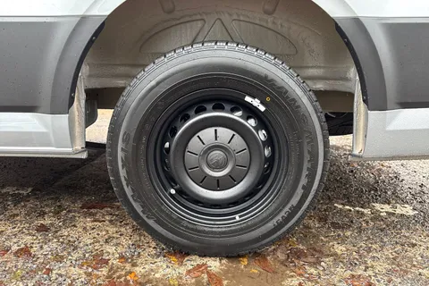 PK75BNO Volkswagen Crafter CR35 Panel van Commerce Plus LWB 140 PS 2.0 TDI 8sp Automatic FWD Thumbnail #11