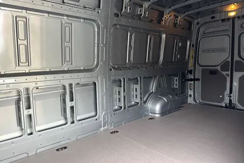 PK75BNO Volkswagen Crafter CR35 Panel van Commerce Plus LWB 140 PS 2.0 TDI 8sp Automatic FWD Thumbnail #18