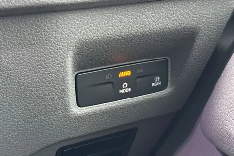 PK75BNO Volkswagen Crafter CR35 Panel van Commerce Plus LWB 140 PS 2.0 TDI 8sp Automatic FWD Thumbnail #28