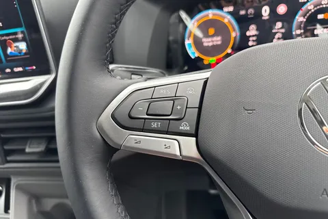 PK75BNO Volkswagen Crafter CR35 Panel van Commerce Plus LWB 140 PS 2.0 TDI 8sp Automatic FWD Thumbnail #31