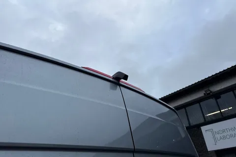 PK75BNO Volkswagen Crafter CR35 Panel van Commerce Plus LWB 140 PS 2.0 TDI 8sp Automatic FWD Thumbnail #38