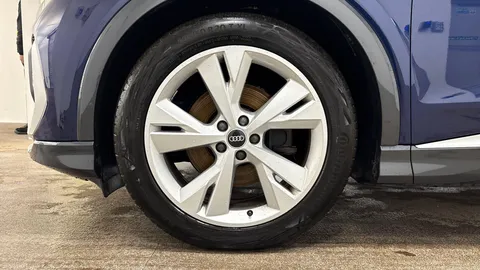 4 of 8 for AUDI Q4 125kW 35 55kWh S Line 5dr Auto