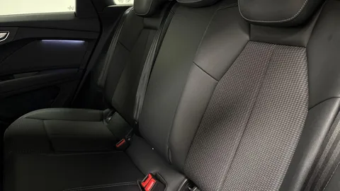 6 of 8 for AUDI Q4 125kW 35 55kWh S Line 5dr Auto