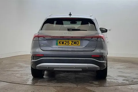 8 of 24 for Audi Q4 e-tron Q4 S line 45 e-tron 210,00 kW