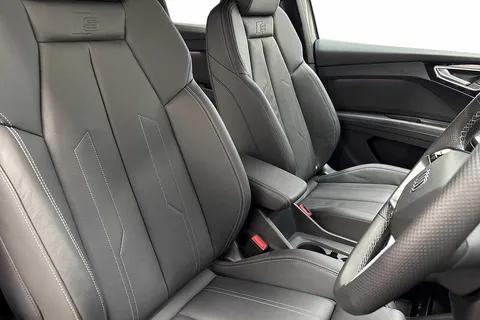 10 of 24 for Audi Q4 e-tron Q4 S line 45 e-tron 210,00 kW