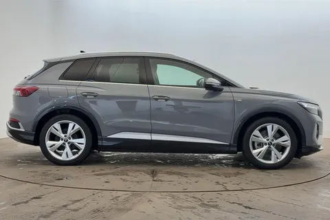 16 of 24 for Audi Q4 e-tron Q4 S line 45 e-tron 210,00 kW