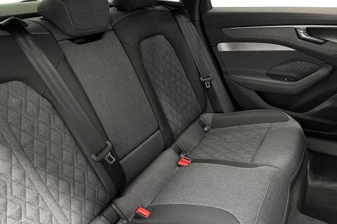 KY25EFM Audi A6 Saloon Launch Edition Plus TDI quattro 204 PS S tronic Thumbnail #11