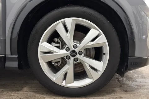 17 of 24 for Audi Q4 e-tron Q4 S line 45 e-tron 210,00 kW