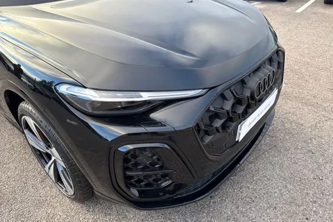 DA75LYT Audi Q5 SUV Edition 1 TDI quattro 204 PS S tronic Thumbnail #9