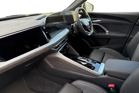 DA75LYT Audi Q5 SUV Edition 1 TDI quattro 204 PS S tronic Thumbnail #15