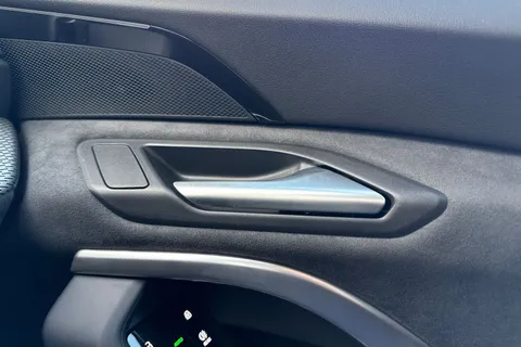 DA75LYT Audi Q5 SUV Edition 1 TDI quattro 204 PS S tronic Thumbnail #21