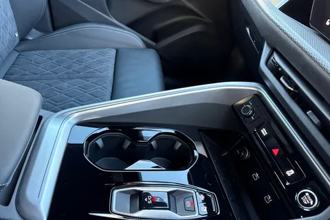 DA75LYT Audi Q5 SUV Edition 1 TDI quattro 204 PS S tronic Thumbnail #23