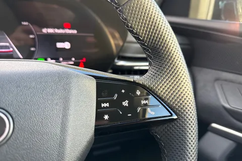 DA75LYT Audi Q5 SUV Edition 1 TDI quattro 204 PS S tronic Thumbnail #25