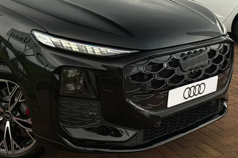  Audi Q3 2.0 TFSI Launch Edition S Tronic quattro Euro 6 (s/s) 5dr Thumbnail #9