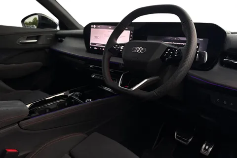  Audi Q3 2.0 TFSI Launch Edition S Tronic quattro Euro 6 (s/s) 5dr Thumbnail #14