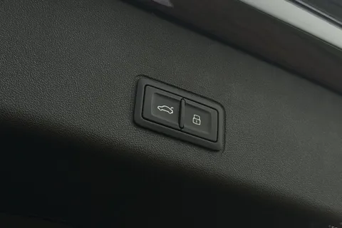  Audi Q3 2.0 TFSI Launch Edition S Tronic quattro Euro 6 (s/s) 5dr Thumbnail #27