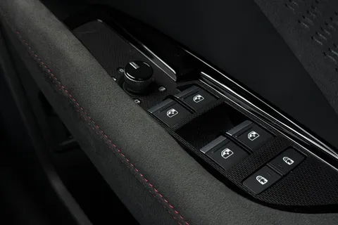  Audi Q3 2.0 TFSI Launch Edition S Tronic quattro Euro 6 (s/s) 5dr Thumbnail #41