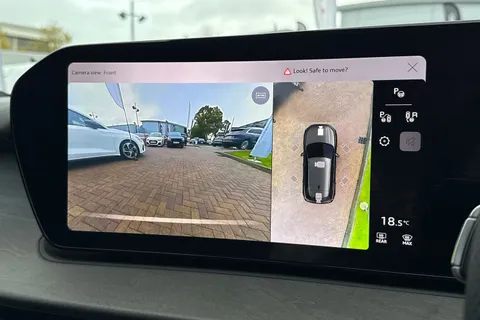  Audi Q3 2.0 TFSI Launch Edition S Tronic quattro Euro 6 (s/s) 5dr Thumbnail #44