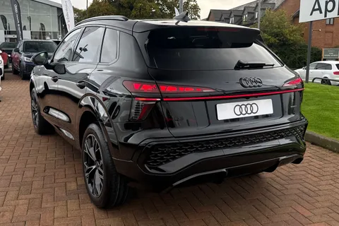  Audi Q3 2.0 TFSI Launch Edition S Tronic quattro Euro 6 (s/s) 5dr Thumbnail #58