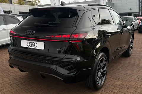  Audi Q3 2.0 TFSI Launch Edition S Tronic quattro Euro 6 (s/s) 5dr Thumbnail #59