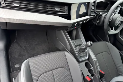 DH25AOA Audi A1 Black Edition 30 TFSI  116 PS 6-speed Thumbnail #20