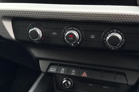 DH25AOA Audi A1 Black Edition 30 TFSI  116 PS 6-speed Thumbnail #22