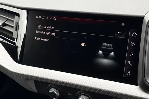 DH25AOA Audi A1 Black Edition 30 TFSI  116 PS 6-speed Thumbnail #39