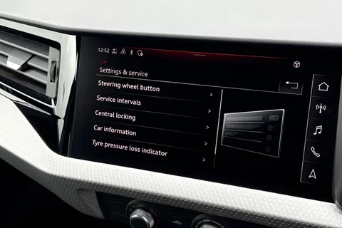 DH25AOA Audi A1 Black Edition 30 TFSI  116 PS 6-speed Thumbnail #42