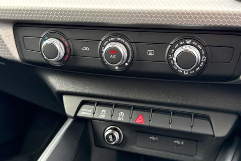 DH25AOA Audi A1 Black Edition 30 TFSI  116 PS 6-speed Thumbnail #53