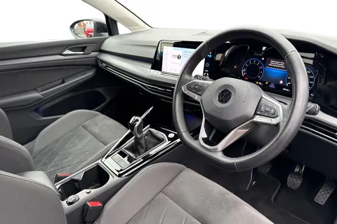 FL72ZBE Volkswagen Golf 1.5 TSI 150 Style 5dr ⭐Winter Pack⭐ Thumbnail #15