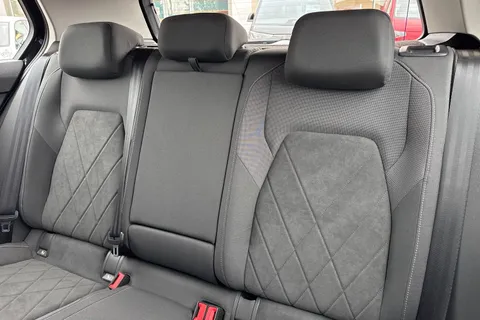 FL72ZBE Volkswagen Golf 1.5 TSI 150 Style 5dr ⭐Winter Pack⭐ Thumbnail #20