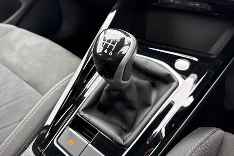 FL72ZBE Volkswagen Golf 1.5 TSI 150 Style 5dr ⭐Winter Pack⭐ Thumbnail #24