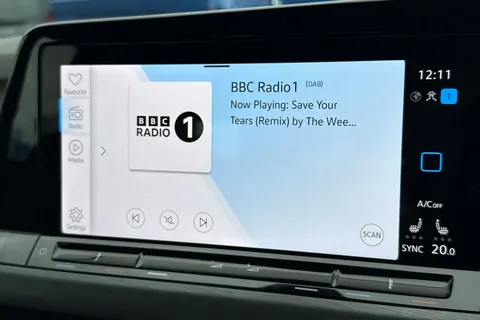 FL72ZBE Volkswagen Golf 1.5 TSI 150 Style 5dr ⭐Winter Pack⭐ Thumbnail #47