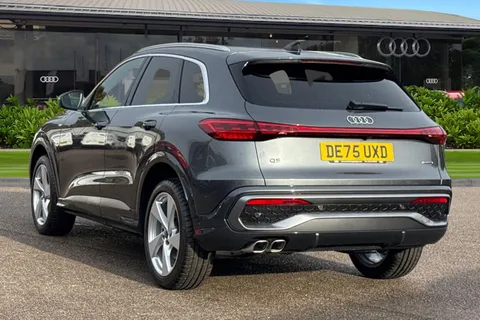 DE75UXD Audi Q5 SUV S line TDI quattro 204 PS S tronic Thumbnail #3