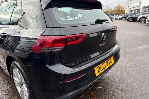 DL21VTC Volkswagen Golf 1.5 TSI Life 5dr Thumbnail #9