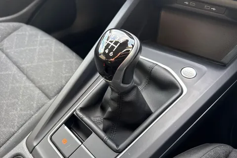 DL21VTC Volkswagen Golf 1.5 TSI Life 5dr Thumbnail #24