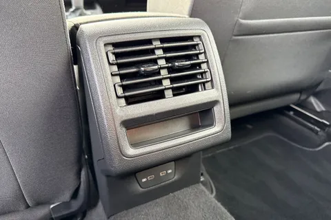 DL21VTC Volkswagen Golf 1.5 TSI Life 5dr Thumbnail #35