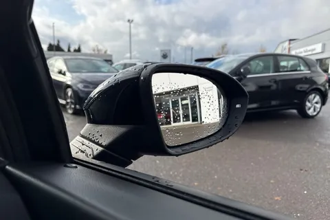 DL21VTC Volkswagen Golf 1.5 TSI Life 5dr Thumbnail #38