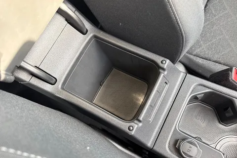 DL21VTC Volkswagen Golf 1.5 TSI Life 5dr Thumbnail #41