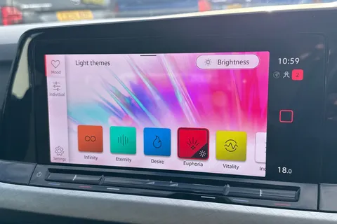 DL21VTC Volkswagen Golf 1.5 TSI Life 5dr Thumbnail #54